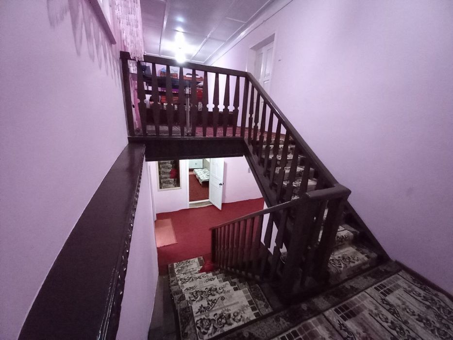 Uy joy sotiladi 2 qavatli srochna