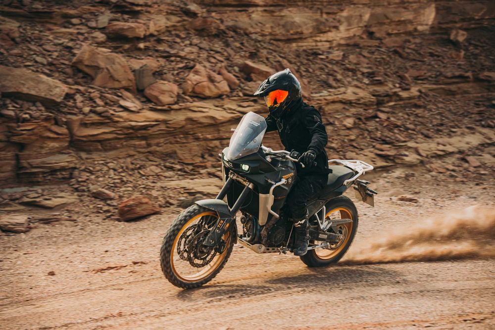 Motocicleta Kove 800 X PRO model 2026 !