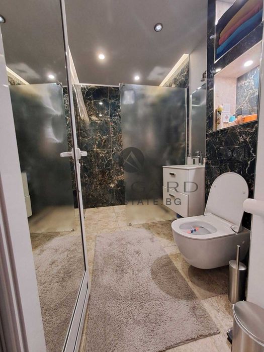 Продава се Тристаен апартамент в Пловдив, Кючук Париж - 104 кв.м за 1962 €/кв.м - Снимка #9