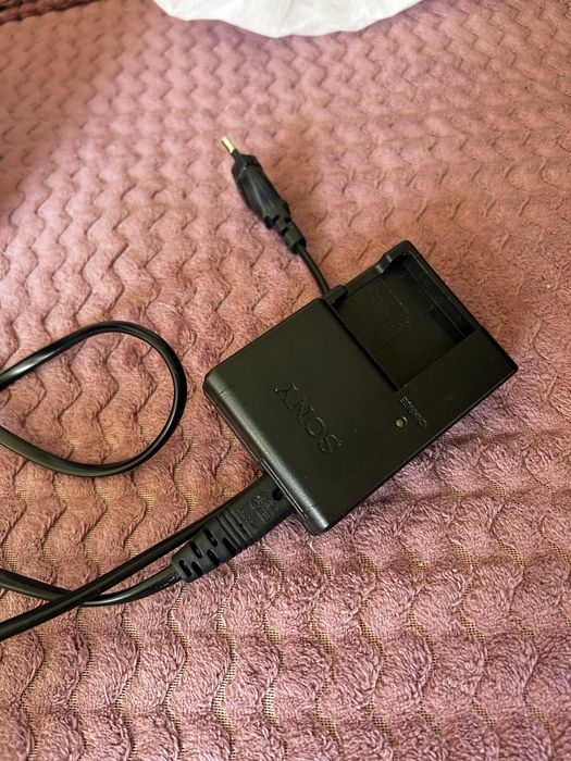 Продам фотоаппарат Canon eos 250d