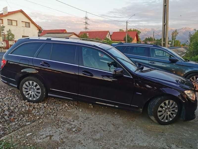 Vând / Schimb  cu 4x4 automat. Mercedes C220