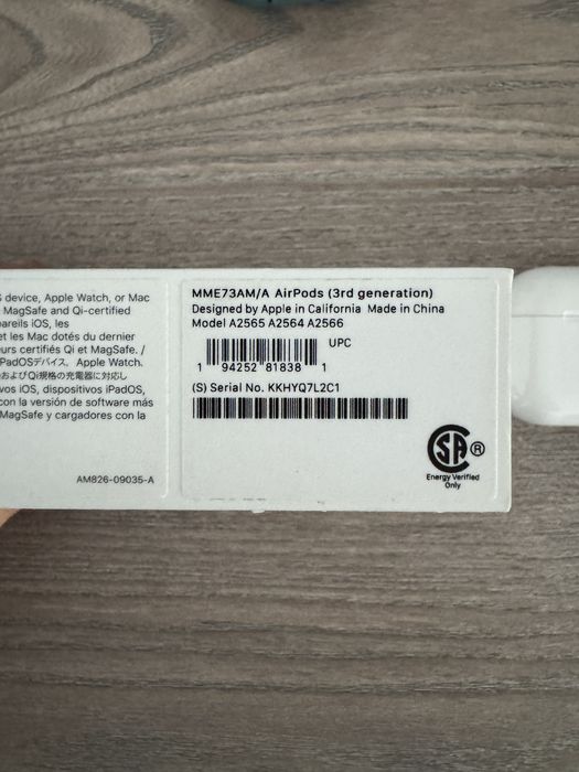 AirPods Gen 3 ( like new )
