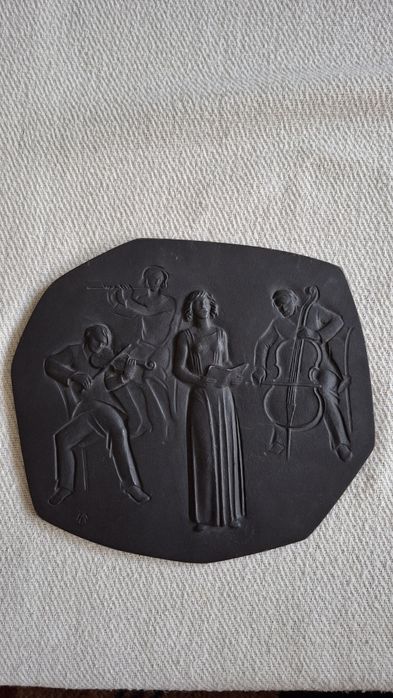 Placheta metalica in relief