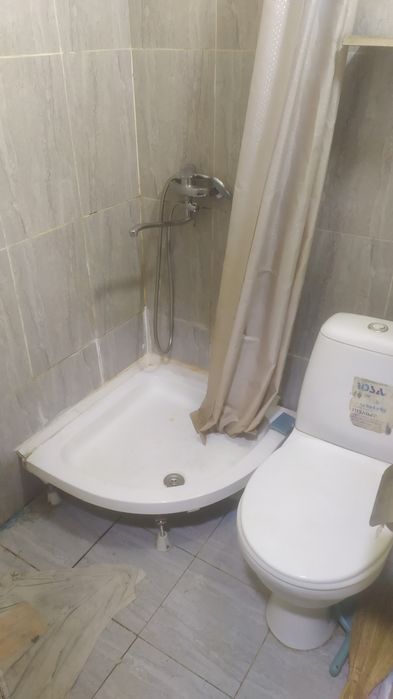 Бадамзар 1 хонали общежитие отдельный вход туалет ванная ичида