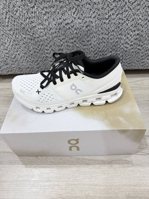 Кроссовки On Cloud X4