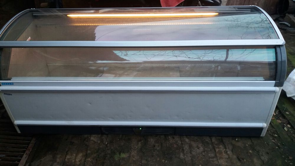 Хладилна витрина
