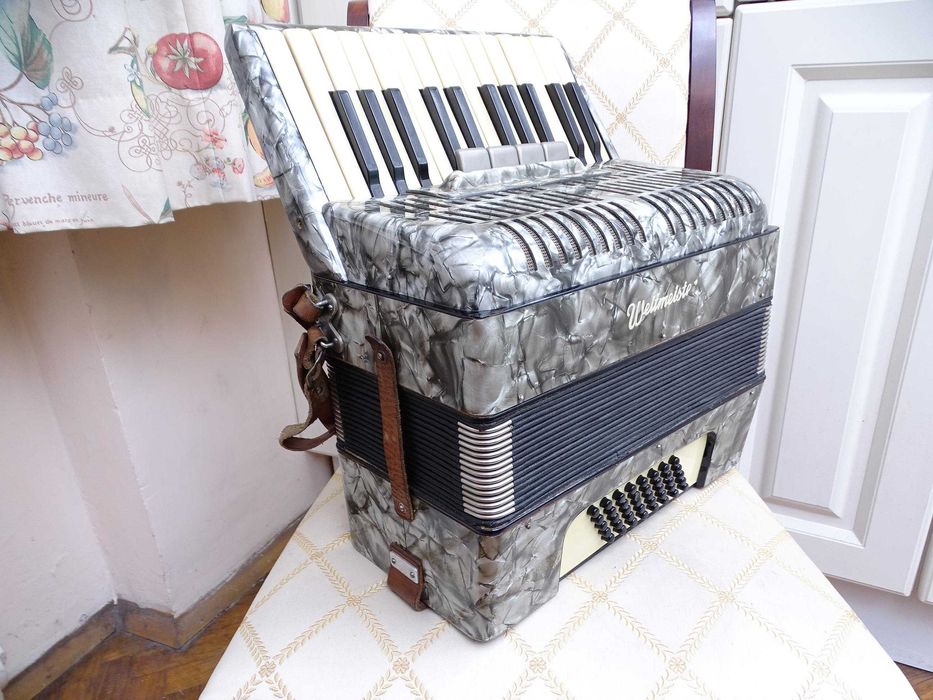 Акордеон "Weltmeister" – винтидж украса, декор - дом или заведение