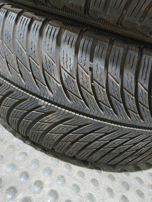 4 бр зимни 225/50/17 Michelin