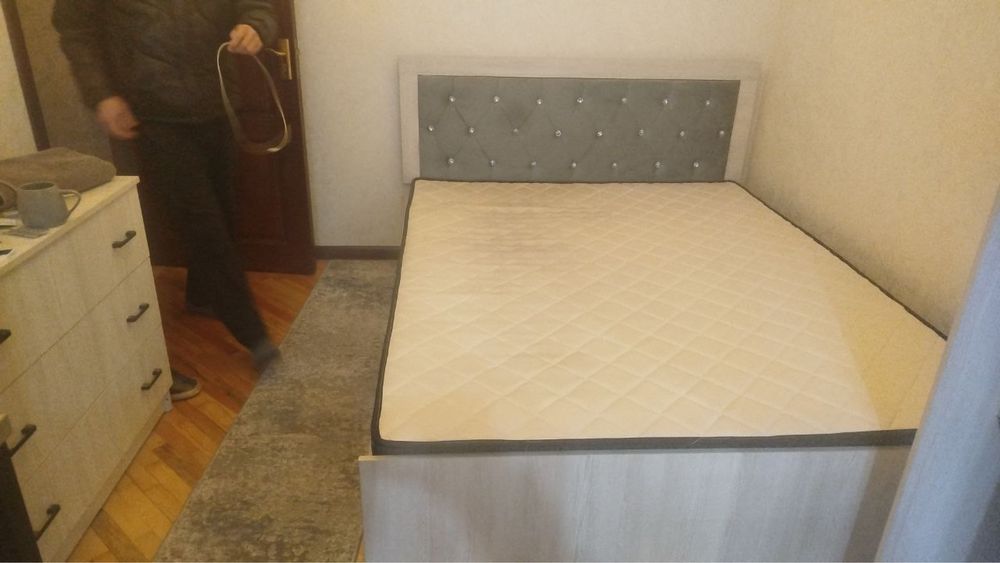 Срочно продам двухспальный кровать в хорошем состоянии