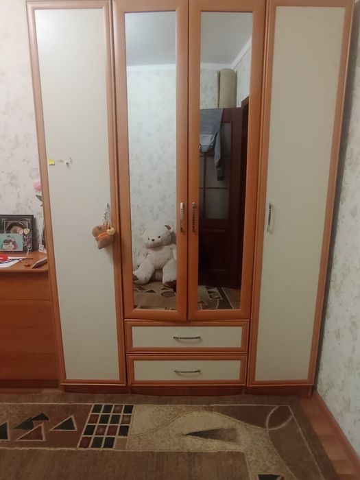 Продам спальный гарнитур