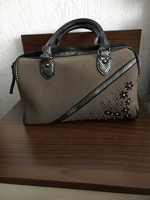 Дамски чанти в добро състояние