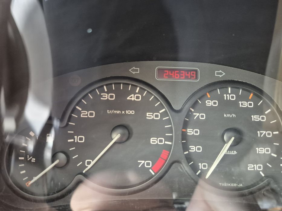 Километраж Peugeot 206 с 2 букси 250 000км