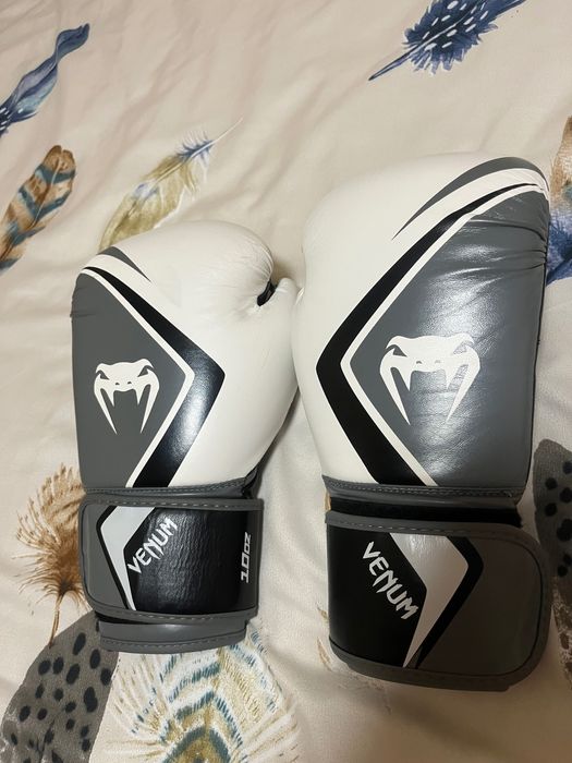 Боксови ръкавици