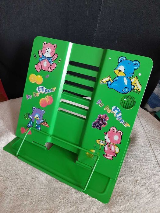 Подставки для книг и гибкие линейки .