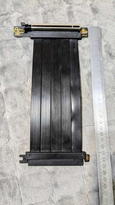 райзер кабель стандарта PCI-E Gen4 x16