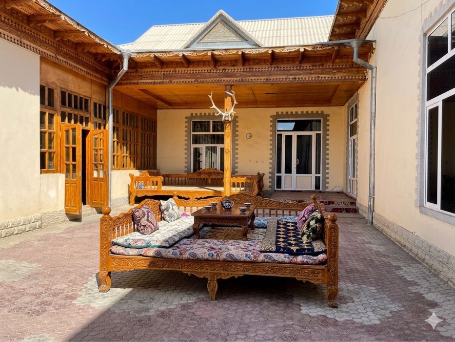 Xovli uchastka sotiladi