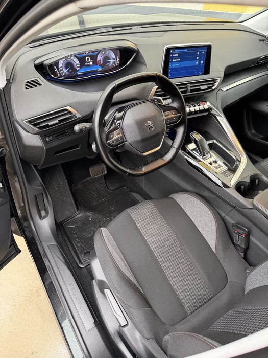 Peugeot 5008- 1.5Hdi -2021- 7 Locuri-Cockpit-Automat