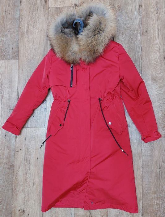 Продам парку женскую