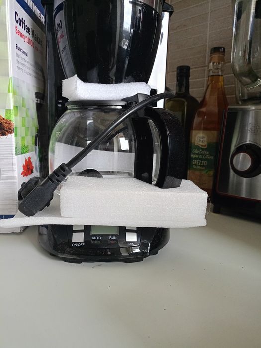 Vând cafetieră Heinner,cu program,nou nouta,produs de calitate superio