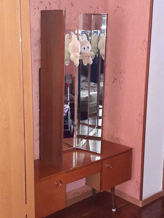 Зеркало трюмо для дома