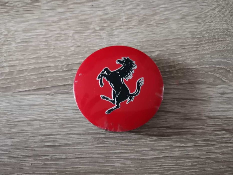 червени капачки за джанти за Ферари Ferrari