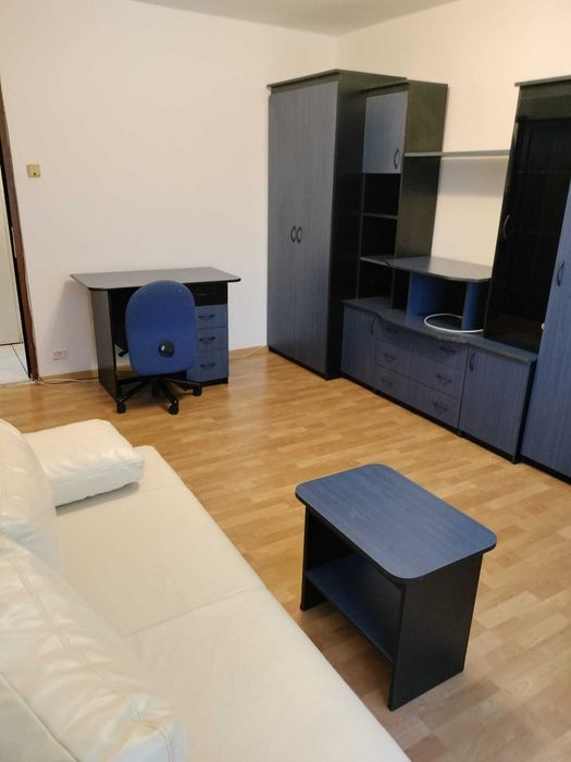 Se închiriază apartament cu o camera