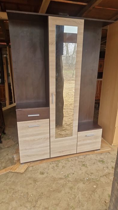 Vând mobilă,saltele, uși