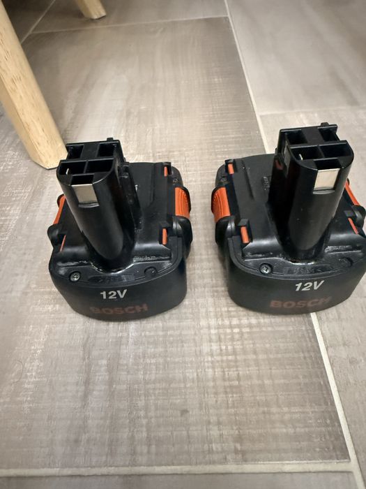 Продавам батерии bosh  за винтоверт
