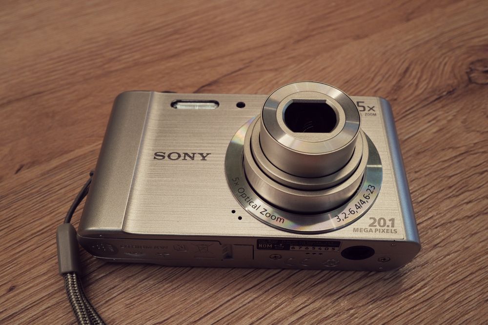 Aparat foto Sony Cybershot W800 20 megapixeli ca si NOU incarcare USB