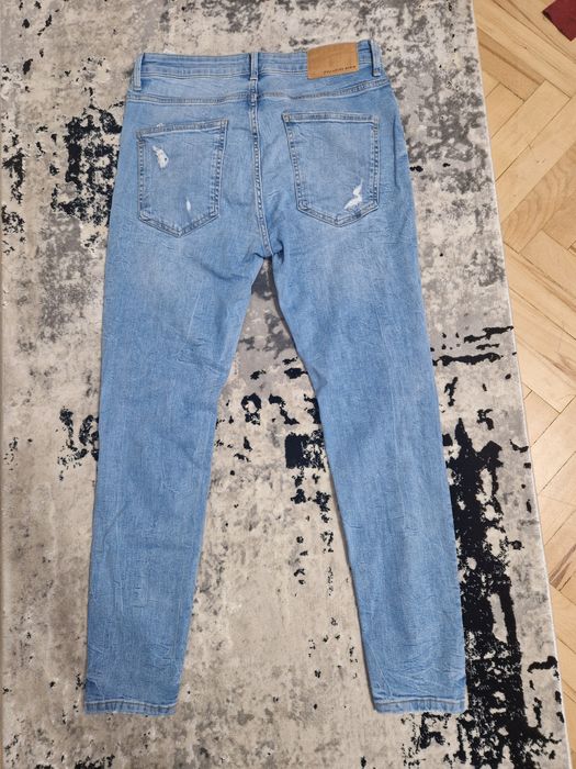 Blugi bershka marimea 42