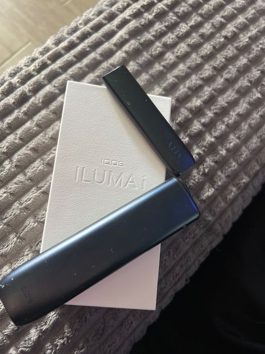 vând VEEV+IQOS iluma i