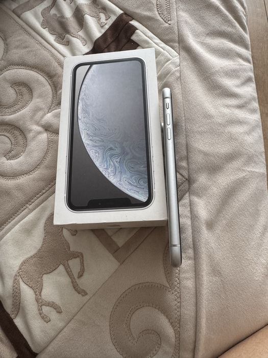 Продам Iphone XR