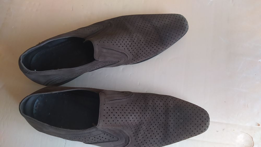 Продам мужскую обувь