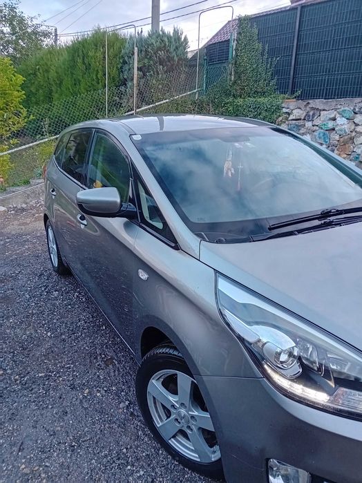 Kia carens 2013 benzină 1,6