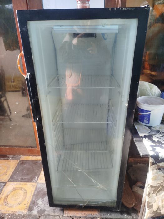 Витринная холодильник