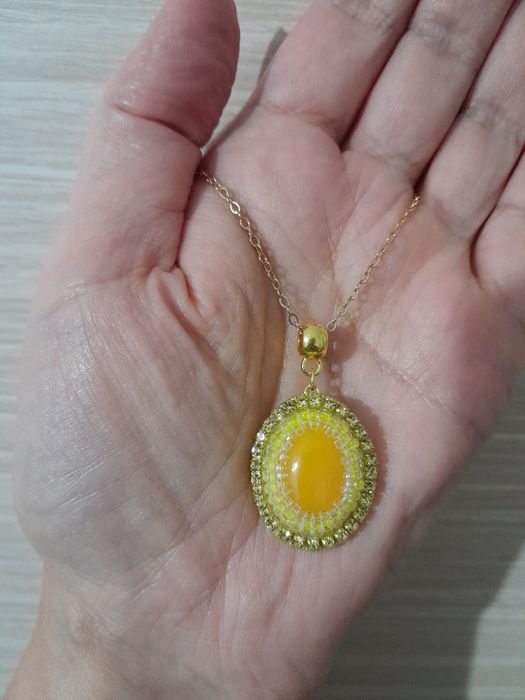 Украшения из натуральных комней