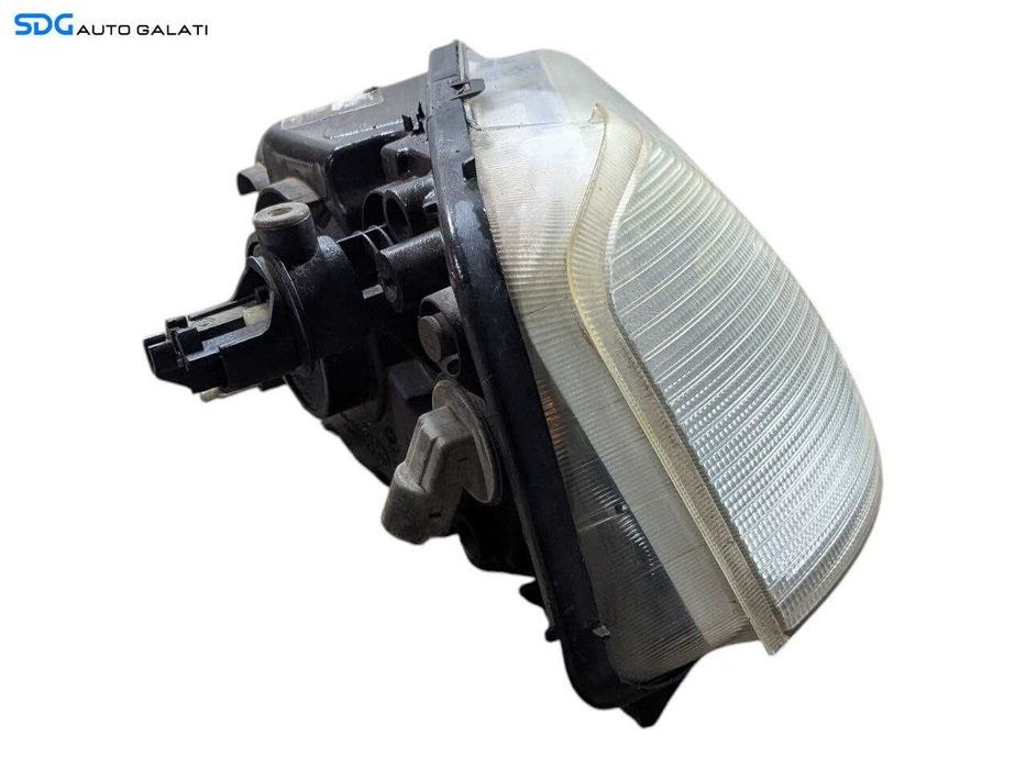 Far Dreapta Halogen Dacia Logan 1 2004 - 2012 Cod 8200211006 89029770 (Ureche Superioara Lipsa) [L8457]