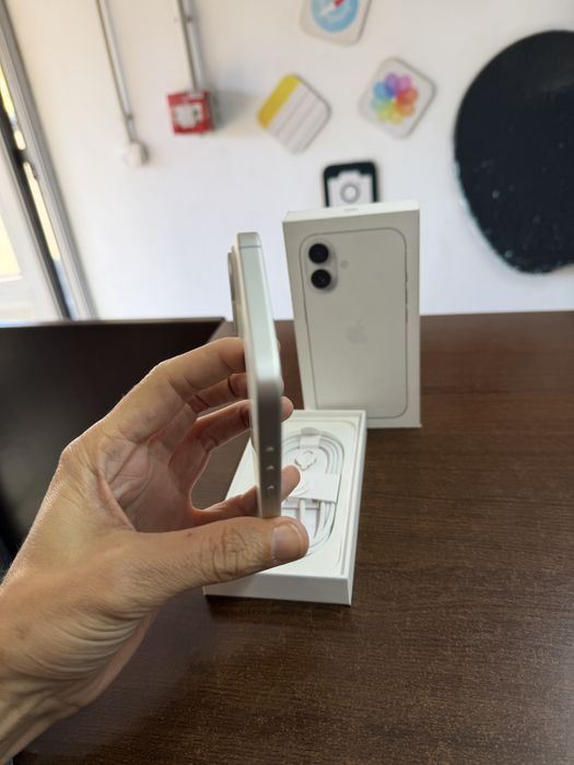 Vand Iphone 17 256Gb White full box