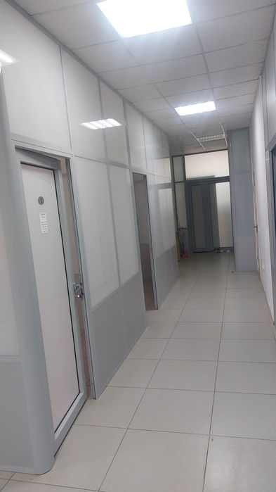 Офисной металлические перегородка