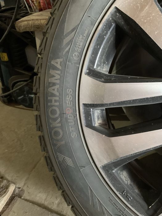 Yokohama 285/50 R20 зимние