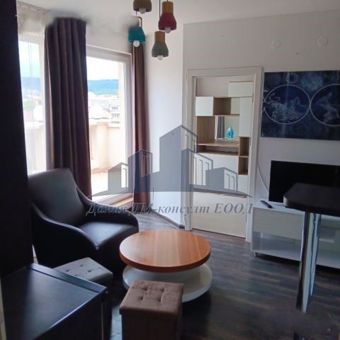 Дава се под наем Двустаен апартамент в Шумен, Център - 60 кв.м за 331.5 € - Снимка #2