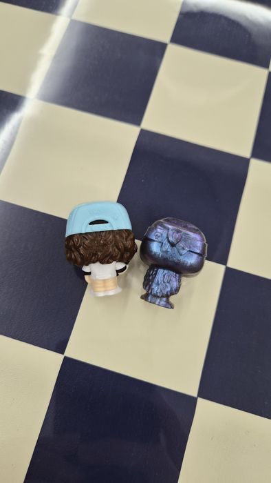 Фигурки Kinder Joy Funko из Stranger Things: Дастин и редкая фигурка.