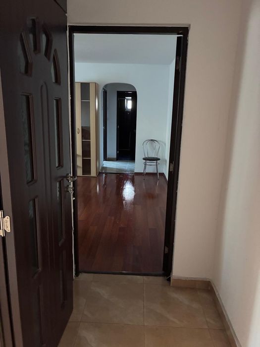 Inchiriez apartament