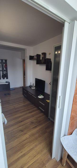 Vand apartament 2 camere transformat in 3 camere