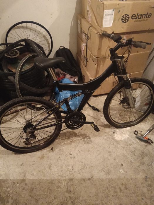 Vând bicicleta mountain bike
