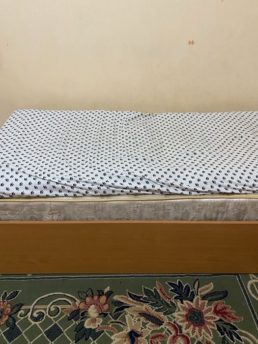 кровать для одного человека есть два варианта