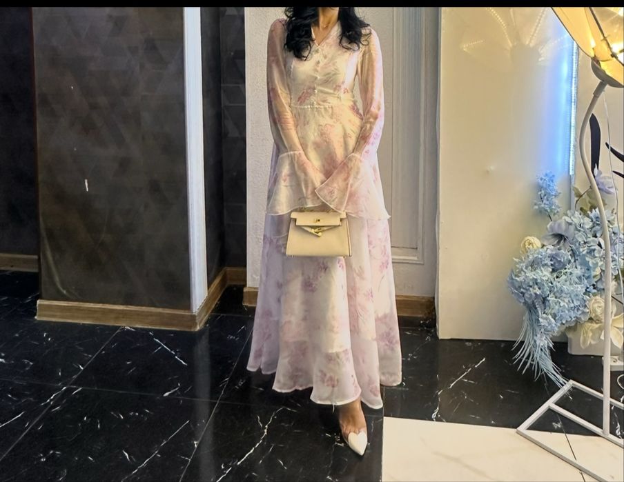 Платье почти новый