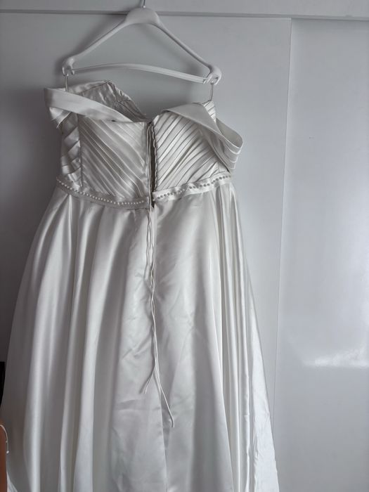 Булчинска сватбена рокля