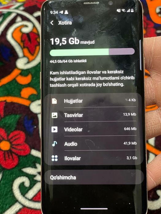 Samsung S9 64/4  ishlashi zor pul kere shunga sotilvotti