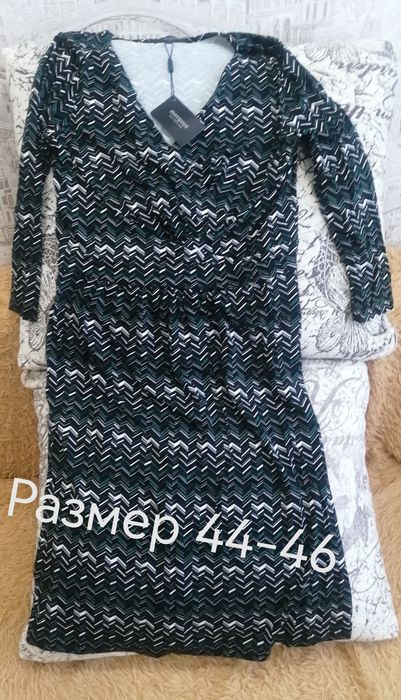 Платья всё за 3000 , новые